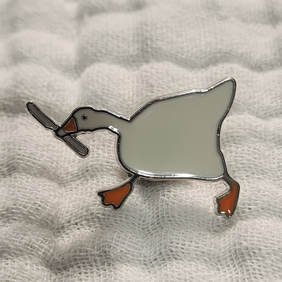 Jewelry - 3 for $15/ 5 for $20 Pin- Knife Goose